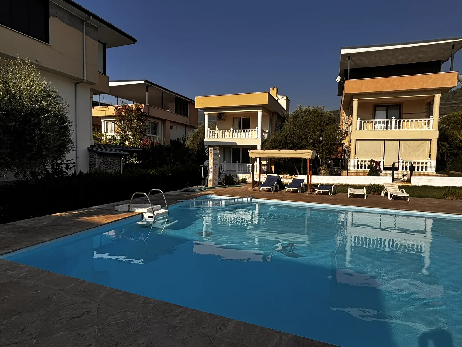 Aras Villas